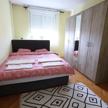 Sara * Valjevo