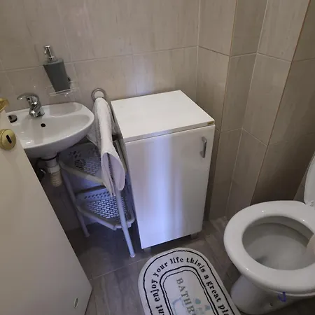Sara * Valjevo