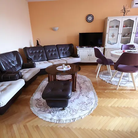 Sara * Valjevo